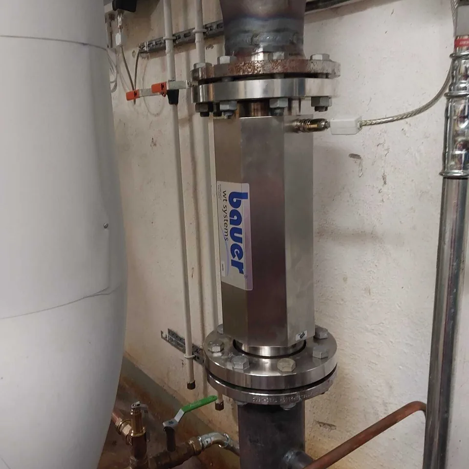 PipeJet installerad i teknikrum i ett flerbostadshus