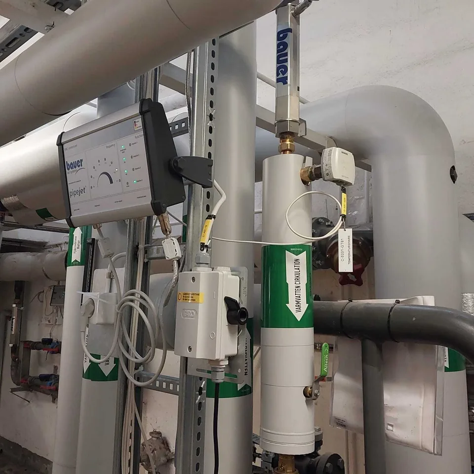 PipeJet installerad i ett tekniskt utrymme i en vårdfastighet